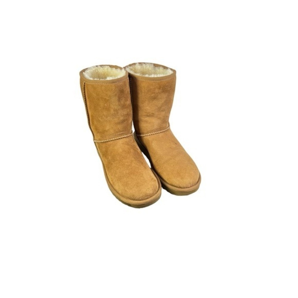 UGG Classic Short Boots Chestnut Color Size 8 Tan‎ Booties F19017G